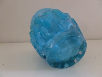 Lichtblauwe glazen vintage vaas, hoog 15cm