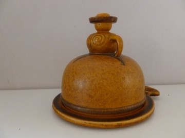 Scandinavische vintage stolp van keramiek.