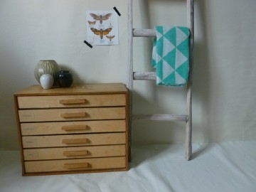 Leuk vintage ladenkastje van DMC.