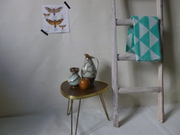 Vintage driehoek plantentafeltje/ bijzettafeltje.