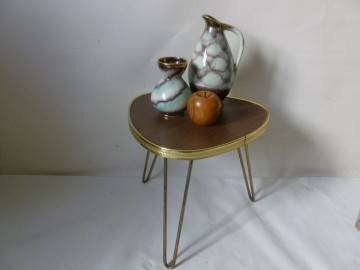 Vintage driehoek plantentafeltje/ bijzettafeltje.