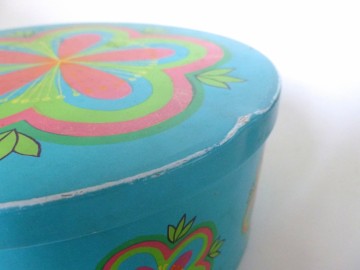 Vrolijk vintage blik van Ira Denmark.