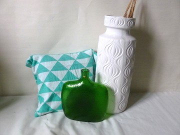 Prachtige grote witte W-Germany vaas met uienprint.