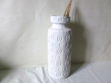 Prachtige grote witte W-Germany vaas met uienprint.