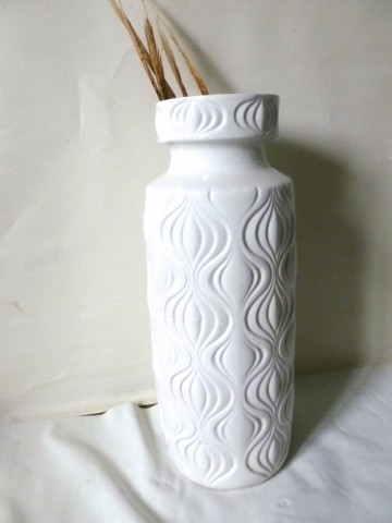 Prachtige grote witte W-Germany vaas met uienprint.