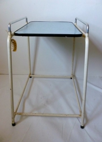 Vintage industrieel ziekenhuis/ tandarts tafeltje